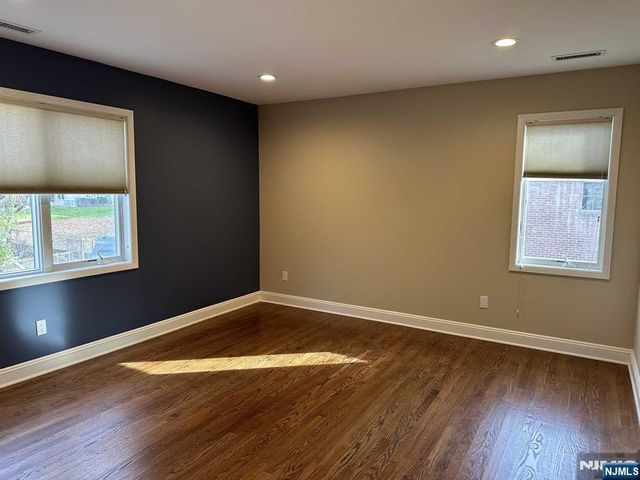 711 Camperdown Road, Teaneck, NJ 07666