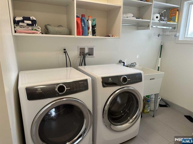 711 Camperdown Road, Teaneck, NJ 07666