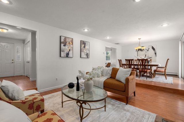 16 Blacksmith Dr, Medfield, MA 02052