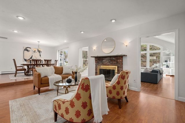 16 Blacksmith Dr, Medfield, MA 02052