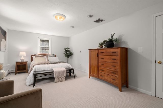 16 Blacksmith Dr, Medfield, MA 02052