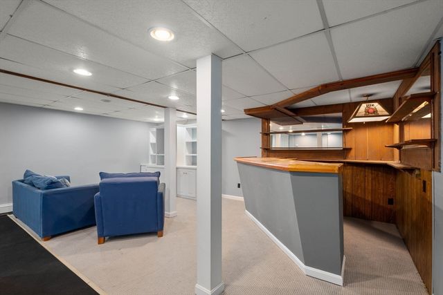 16 Blacksmith Dr, Medfield, MA 02052