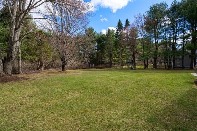 16 Blacksmith Dr, Medfield, MA 02052