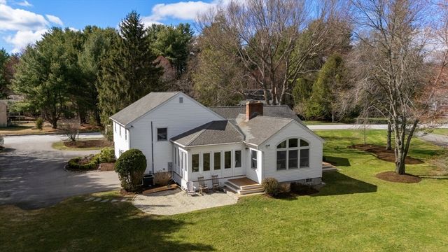 16 Blacksmith Dr, Medfield, MA 02052