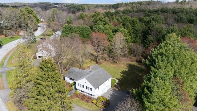 16 Blacksmith Dr, Medfield, MA 02052