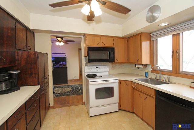 1611 N 60th Street, Lincoln, NE 68505