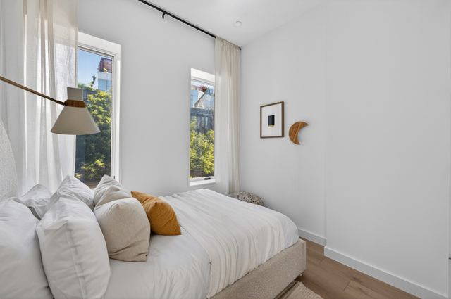 340 CARROLL Street, New York City, NY 11231