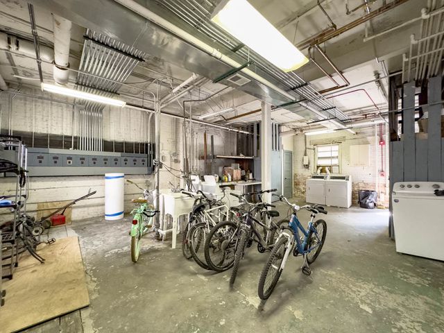 918 Green Bay Road 2C, Winnetka, IL 60093