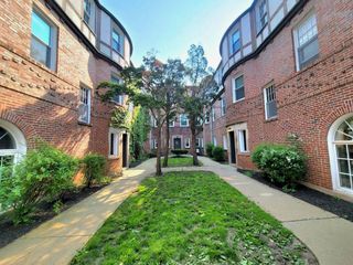 918 Green Bay Road 2C, Winnetka, IL 60093