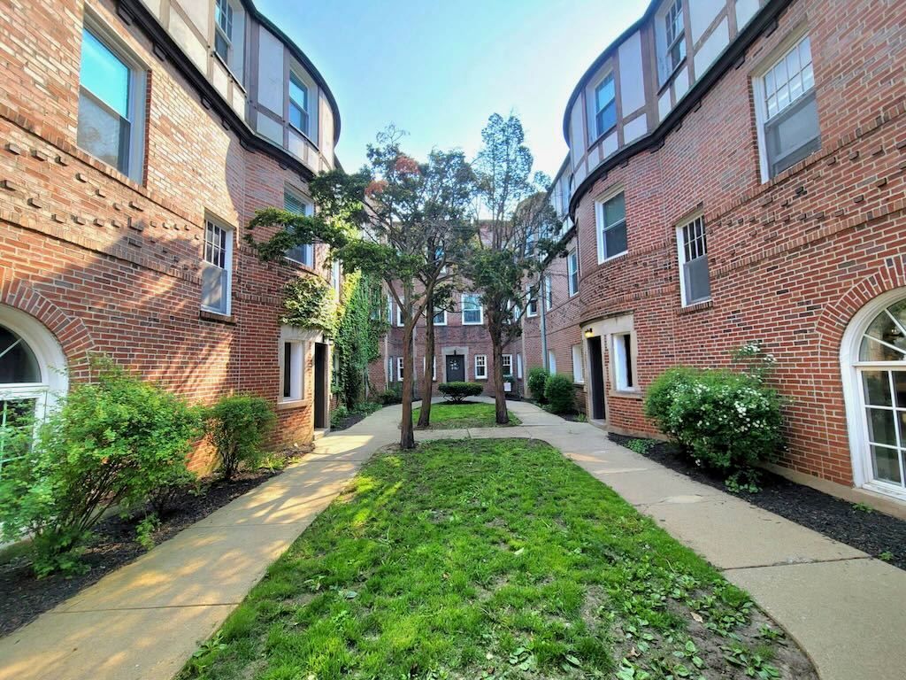 918 Green Bay Road 2C, Winnetka, IL 60093