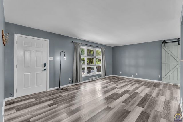 5718 SW 14th ST, Topeka, KS 66604