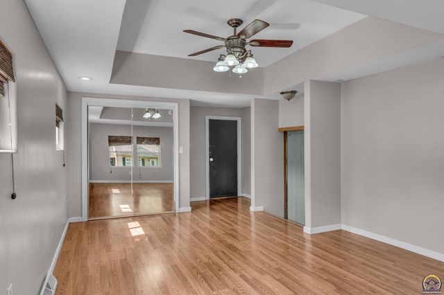 5718 SW 14th ST, Topeka, KS 66604