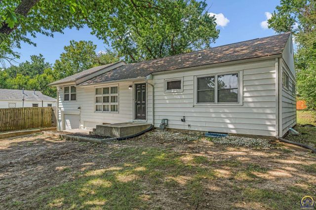 5718 SW 14th ST, Topeka, KS 66604