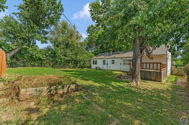 5718 SW 14th ST, Topeka, KS 66604
