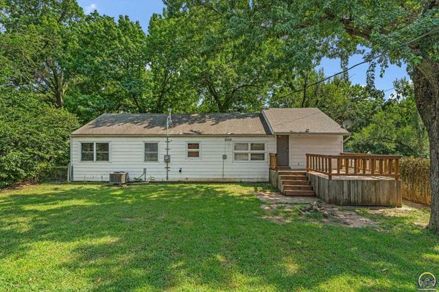 5718 SW 14th ST, Topeka, KS 66604