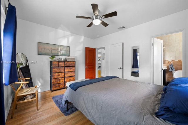 555 NE 73rd St, Miami, FL 33138