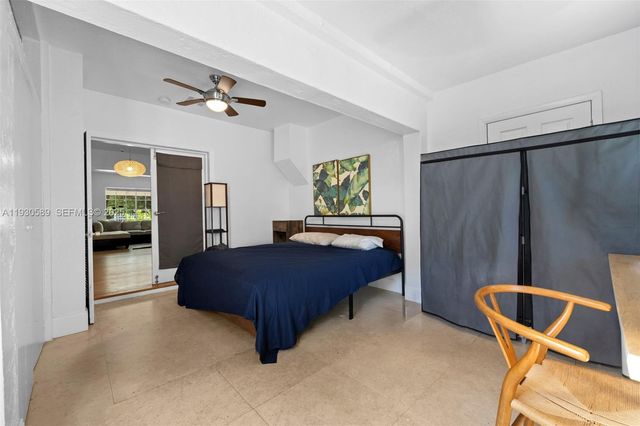 555 NE 73rd St, Miami, FL 33138