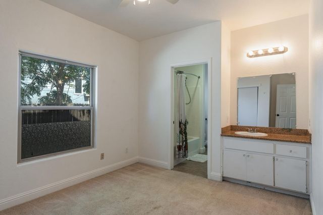 3609 20th Ave, Sacramento, CA 95820