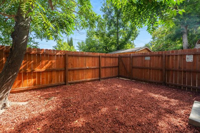 3609 20th Ave, Sacramento, CA 95820