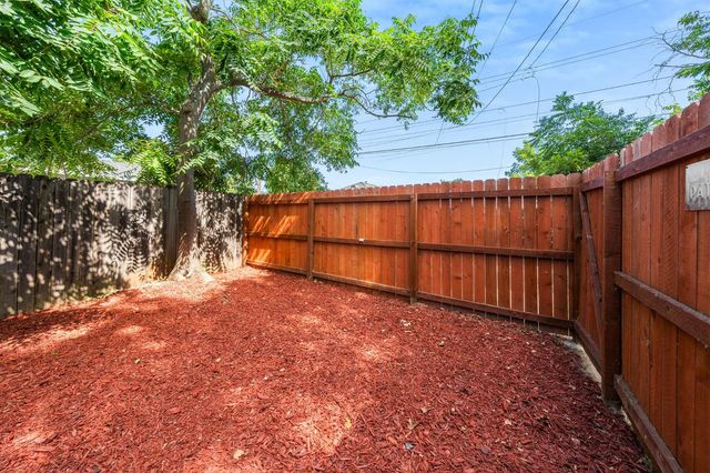 3609 20th Ave, Sacramento, CA 95820