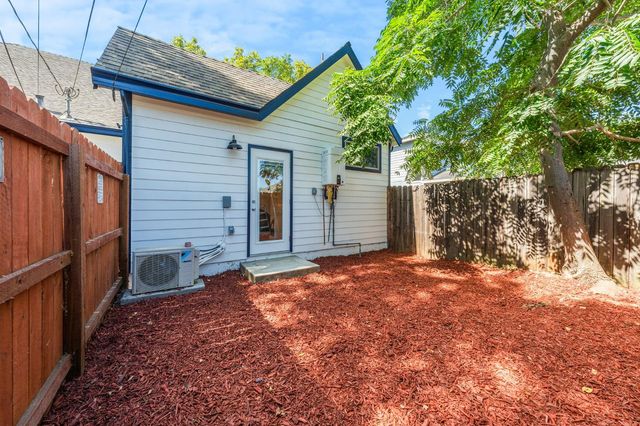 3609 20th Ave, Sacramento, CA 95820