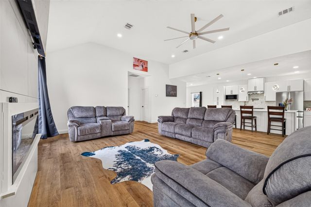 2479 Road 5838, Cleveland, TX 77327