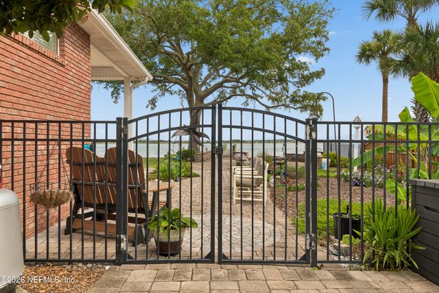 9006 HECKSCHER Drive, Jacksonville, FL 32226