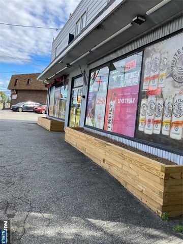 545 Mola Boulevard, Elmwood Park, NJ 07407