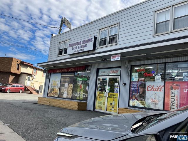 545 Mola Boulevard, Elmwood Park, NJ 07407
