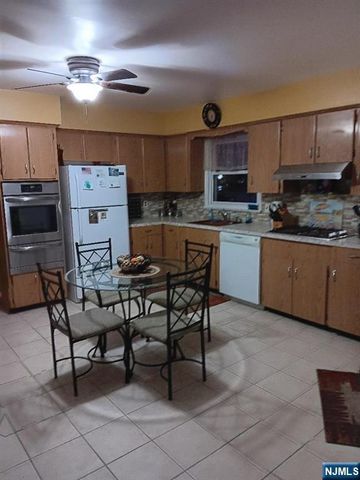 545 Mola Boulevard, Elmwood Park, NJ 07407