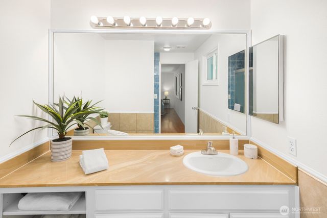 11828 NE 103rd Place, Kirkland, WA 98033