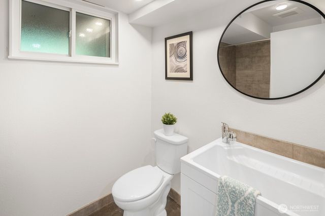 11828 NE 103rd Place, Kirkland, WA 98033