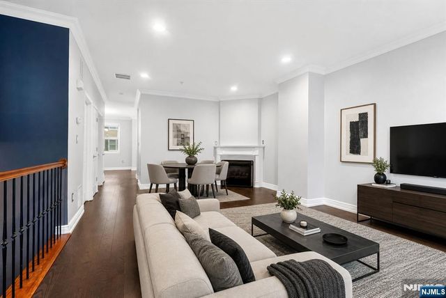 338 Oswego Court, West New York, NJ 07093