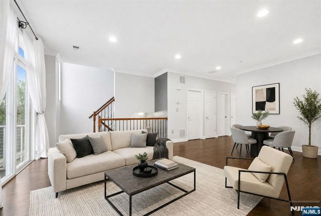 338 Oswego Court, West New York, NJ 07093