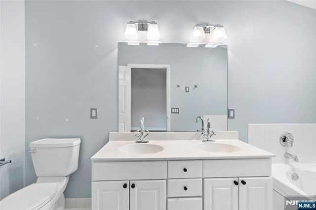 338 Oswego Court, West New York, NJ 07093
