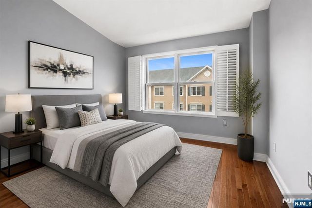 338 Oswego Court, West New York, NJ 07093