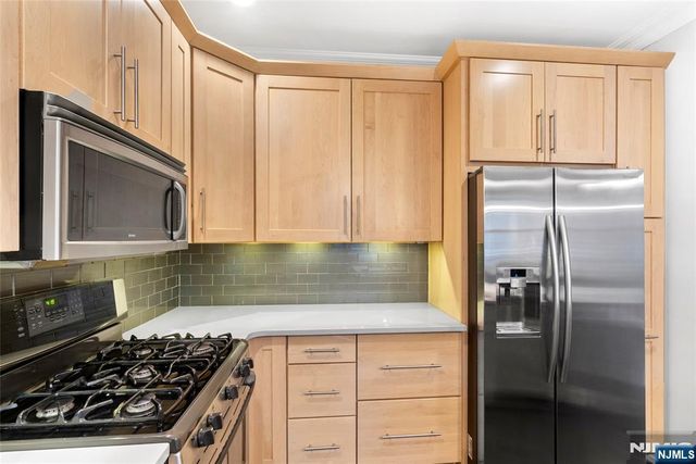 338 Oswego Court, West New York, NJ 07093