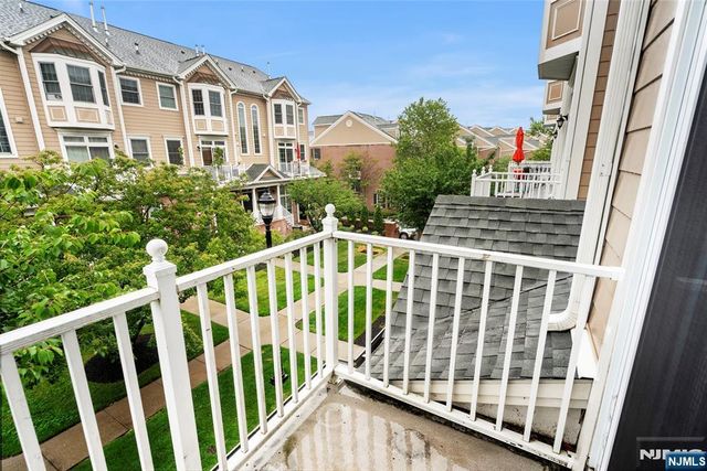 338 Oswego Court, West New York, NJ 07093