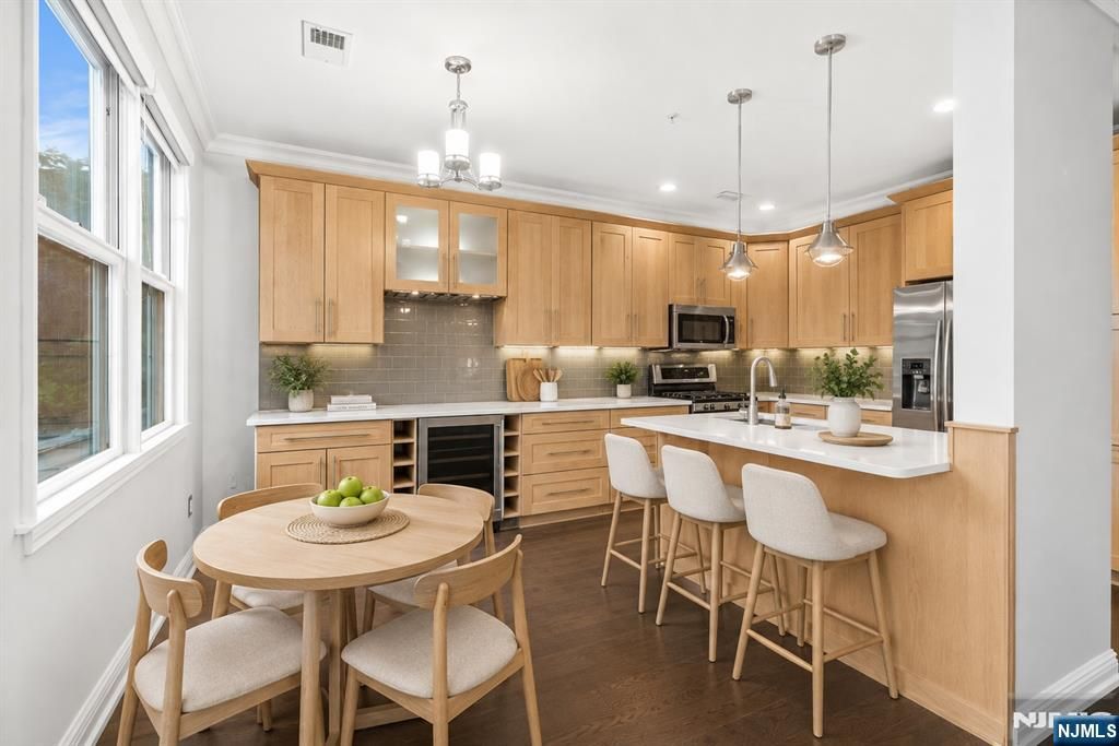 338 Oswego Court, West New York, NJ 07093