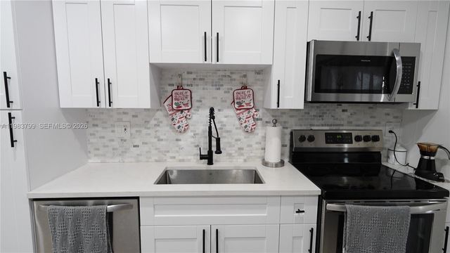 14580 Harrison St, Miami, FL 33176