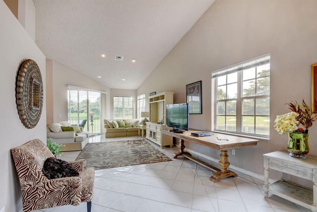 10220 Andover Coach Circle H2, Lake Worth, FL 33449
