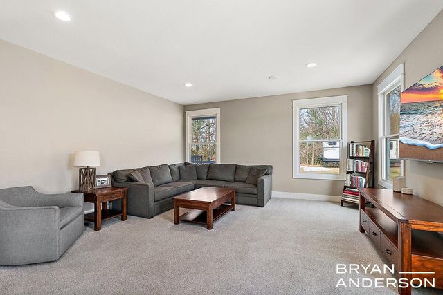 6522 Skyridge Drive NE, Belmont, MI 49306