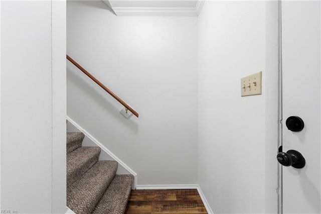 1529 Darren CIR, Portsmouth, VA 23701
