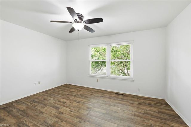 1529 Darren CIR, Portsmouth, VA 23701