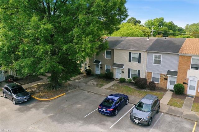 1529 Darren CIR, Portsmouth, VA 23701