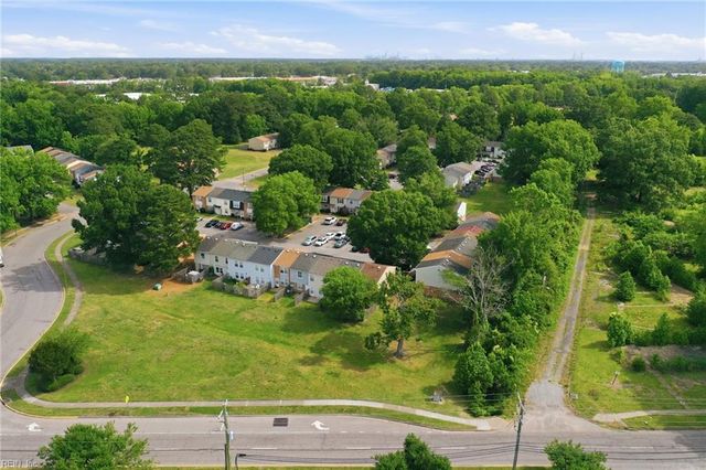 1529 Darren CIR, Portsmouth, VA 23701