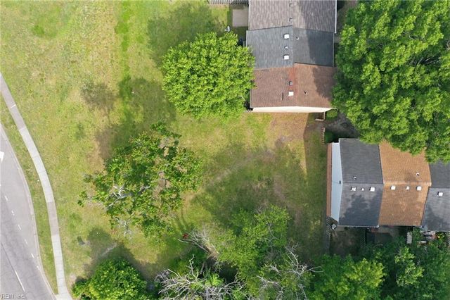 1529 Darren CIR, Portsmouth, VA 23701