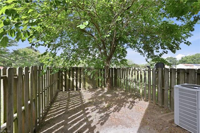 1529 Darren CIR, Portsmouth, VA 23701