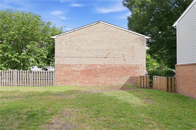 1529 Darren CIR, Portsmouth, VA 23701