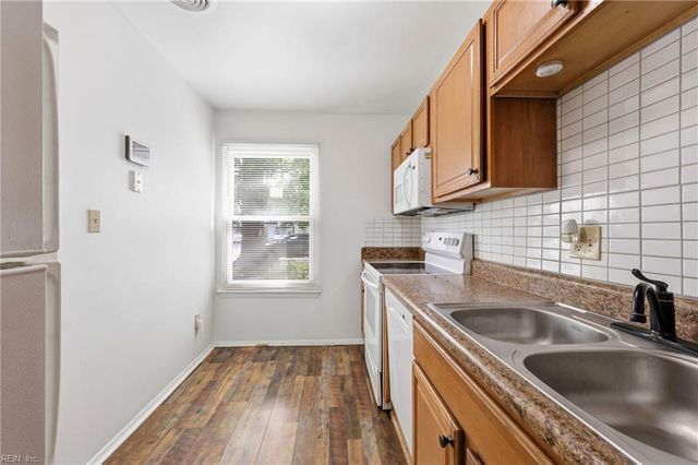 1529 Darren CIR, Portsmouth, VA 23701